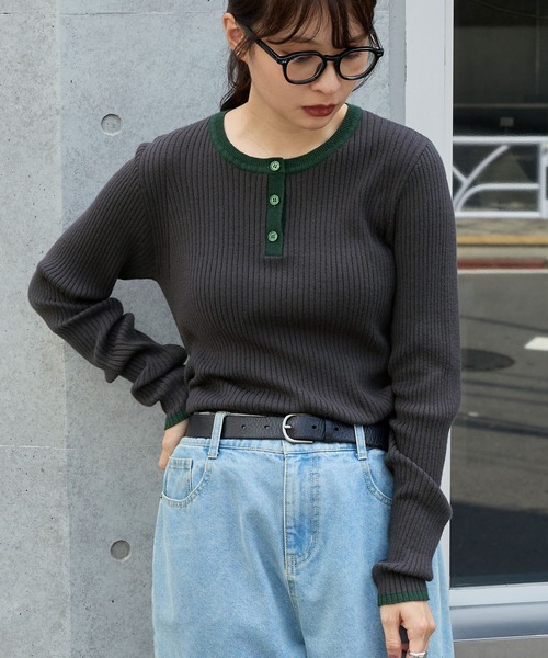 MONO-MART(モノマート)の「配色 ヘンリーネック プルオーバーリブニット(ニット/セーター・レディース・アイボリー/ブラウン/ブラック/ネイビー系/チャコール/杢グレー・FREE)」の18枚目の写真