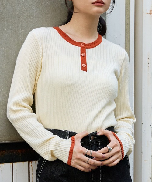 MONO-MART(モノマート)の「配色 ヘンリーネック プルオーバーリブニット(ニット/セーター・レディース・アイボリー/ブラウン/ブラック/ネイビー系/チャコール/杢グレー・FREE)」の8枚目の写真