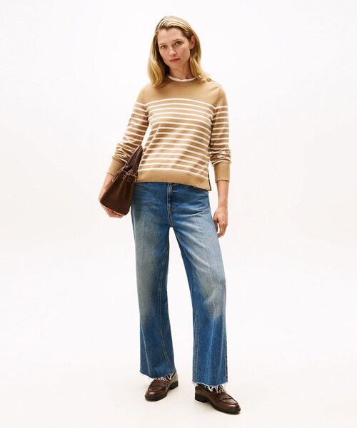 TOMMY HILFIGER(トミーヒルフィガー)の「ゴールドボタンスウェット(ニット/セーター・レディース・ホワイト×ネイビー/サンドベージュ・X-SMALL/XX-SMALL/SMALL)」の4枚目の写真