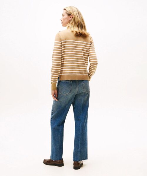 TOMMY HILFIGER(トミーヒルフィガー)の「ゴールドボタンスウェット(ニット/セーター・レディース・ホワイト×ネイビー/サンドベージュ・X-SMALL/XX-SMALL/SMALL)」の5枚目の写真