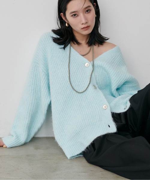 LARUTA（ラルータ）の「【LARUTA】シャギー片畦Vネックニットカーディガン（カーディガン/ボレロ・レディース・モカ/ミント/サックスブルー/アイボリー/チャコールグレー・FREE）」の5枚目の写真