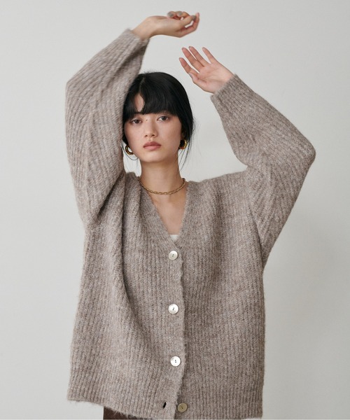 LARUTA（ラルータ）の「【LARUTA】シャギー片畦Vネックニットカーディガン（カーディガン/ボレロ・レディース・モカ/ミント/サックスブルー/アイボリー/チャコールグレー・FREE）」の3枚目の写真