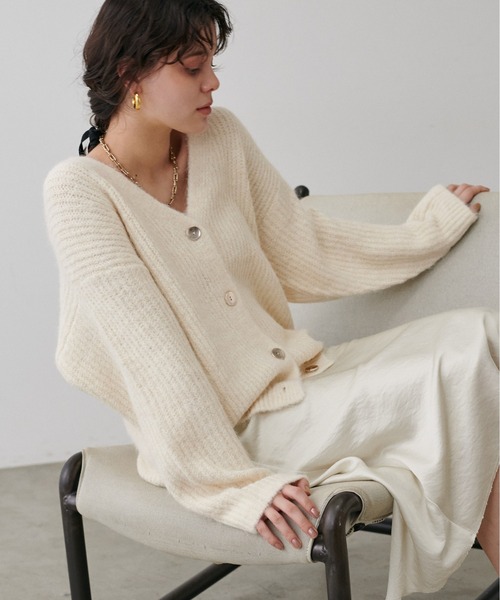 LARUTA（ラルータ）の「【LARUTA】シャギー片畦Vネックニットカーディガン（カーディガン/ボレロ・レディース・モカ/ミント/サックスブルー/アイボリー/チャコールグレー・FREE）」の9枚目の写真