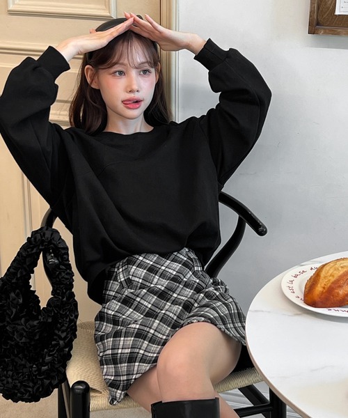 by muni:r(バイ ムニール)の「【着用動画あり・4色展開】ショルダーカットアウトスウェット(Tシャツ/カットソー・レディース・アイボリー/ブラック/グレー/チャコールグレー・FREE)」の18枚目の写真