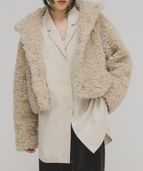 KBF(ケイビーエフ)の「ピーチスキンBIGシャツ(シャツ/ブラウス・レディース・チャコールグレー/アイボリー/グレー系その他・ONE)」の2枚目の写真