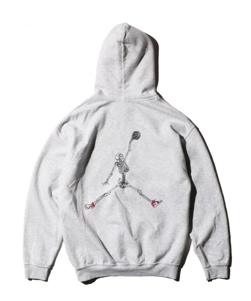 THRIFTY LOOK(スリフティールック)の「【THRIFTY LOOK /スリフティールック】JUMP SKULL PULL HOODIE/パーカー/裏起毛/ユーズド感/ユニセックス【WEB限定】(パーカー・メンズ・グレー/ホワイト/レッド/ブラック・XL/L/M/S)」の12枚目の写真