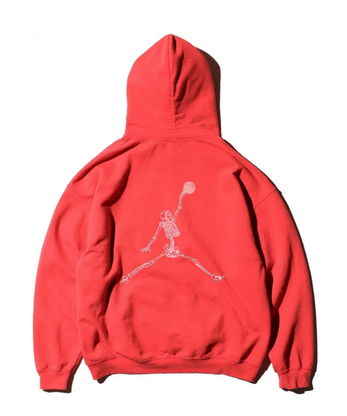 THRIFTY LOOK(スリフティールック)の「【THRIFTY LOOK /スリフティールック】JUMP SKULL PULL HOODIE/パーカー/裏起毛/ユーズド感/ユニセックス【WEB限定】(パーカー・メンズ・グレー/ホワイト/レッド/ブラック・XL/L/M/S)」の4枚目の写真