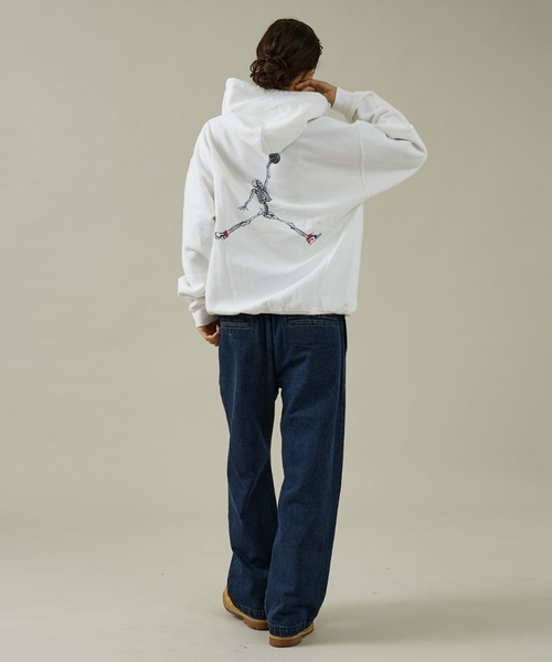 THRIFTY LOOK(スリフティールック)の「【THRIFTY LOOK /スリフティールック】JUMP SKULL PULL HOODIE/パーカー/裏起毛/ユーズド感/ユニセックス【WEB限定】(パーカー・メンズ・グレー/ホワイト/レッド/ブラック・XL/L/M/S)」の20枚目の写真