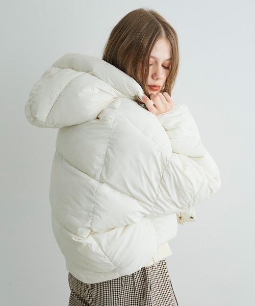 Mirette(ミレット)の「クロップドパファージャケット / Short Puffer Jacket(ダウンジャケット/コート・レディース・ブラウン/ホワイト/ブラック・MEDIUM/SMALL)」の9枚目の写真