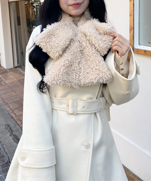 INGNI（イング）の「フワフワリボンティペット（ストール/ショール・レディース・オフホワイト/ベージュ/ブルー系・ONE SIZE）」の4枚目の写真