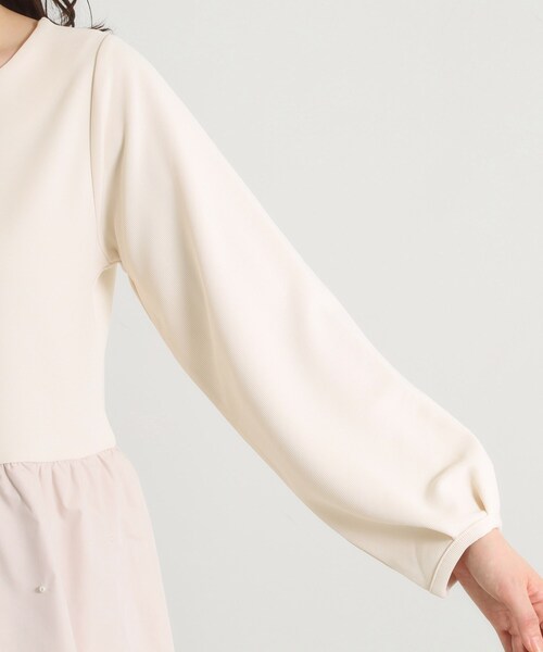 ITS'DEMO（イッツデモ）の「【手洗い可】異素材切替リップルプルオーバー（Tシャツ/カットソー・レディース・ライトグレー/ブラック/ライトベージュ・00）」の13枚目の写真