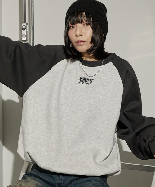 Snap club（スナップクラブ）の「【Snap club】ドロスト ラインストーン/ラメ刺繍 グラフィックラグランスウェット（スウェット・レディース・スミクロ/オートミール/ワイン系/グレー系・L/M）」の20枚目の写真