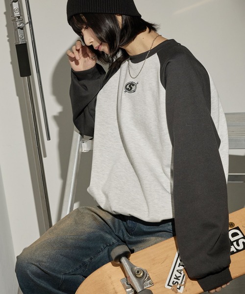 Snap club（スナップクラブ）の「【Snap club】ドロスト ラインストーン/ラメ刺繍 グラフィックラグランスウェット（スウェット・レディース・スミクロ/オートミール/ワイン系/グレー系・L/M）」の21枚目の写真