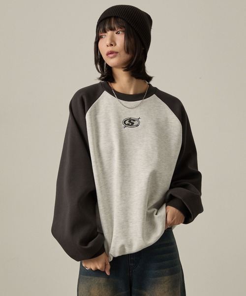 Snap club（スナップクラブ）の「【Snap club】ドロスト ラインストーン/ラメ刺繍 グラフィックラグランスウェット（スウェット・レディース・スミクロ/オートミール/ワイン系/グレー系・L/M）」の22枚目の写真