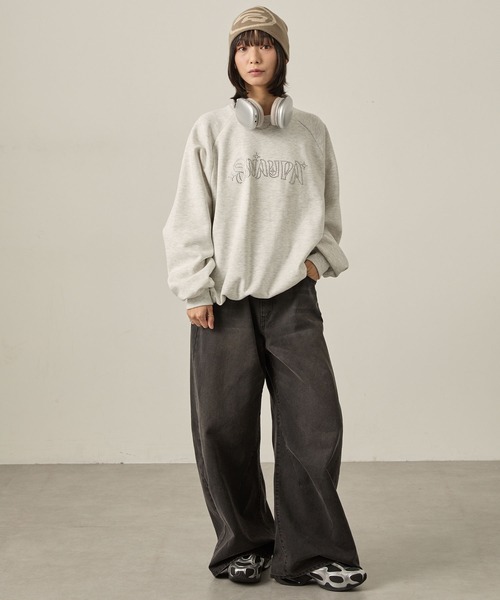 Snap club（スナップクラブ）の「【Snap club】ドロスト ラインストーン/ラメ刺繍 グラフィックラグランスウェット（スウェット・レディース・スミクロ/オートミール/ワイン系/グレー系・L/M）」の15枚目の写真