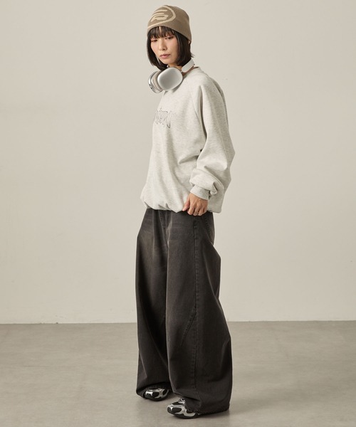 Snap club（スナップクラブ）の「【Snap club】ドロスト ラインストーン/ラメ刺繍 グラフィックラグランスウェット（スウェット・レディース・スミクロ/オートミール/ワイン系/グレー系・L/M）」の14枚目の写真