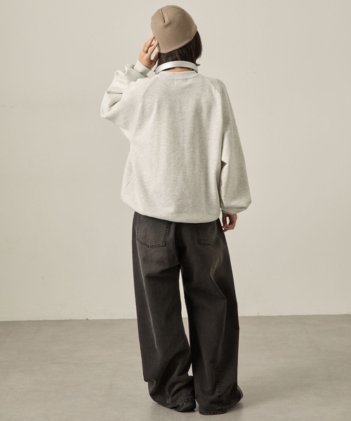 Snap club（スナップクラブ）の「【Snap club】ドロスト ラインストーン/ラメ刺繍 グラフィックラグランスウェット（スウェット・レディース・スミクロ/オートミール/ワイン系/グレー系・L/M）」の18枚目の写真