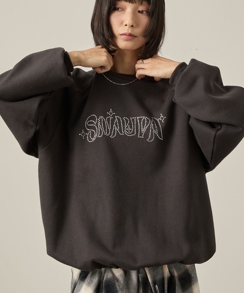 Snap club（スナップクラブ）の「【Snap club】ドロスト ラインストーン/ラメ刺繍 グラフィックラグランスウェット（スウェット・レディース・スミクロ/オートミール/ワイン系/グレー系・L/M）」の7枚目の写真