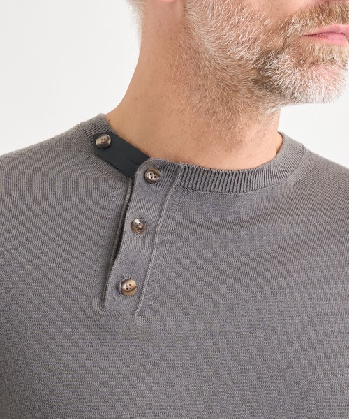 IRENISA(イレニサ)の「【irenisa/イレニサ】別注WOOL CREW-NECK KNIT PULLOVER(ニット/セーター・メンズ・ダークグレー/グレー/ワインレッド/ブラック・4/3/2)」の13枚目の写真