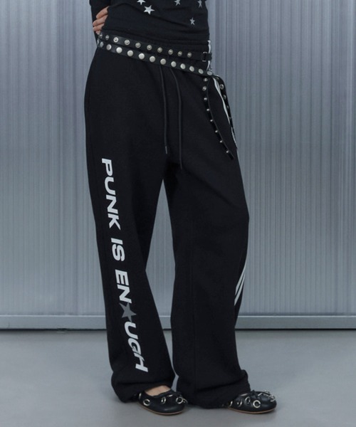 SETUPEXE(セットアップイーエックスイー)の「A'GEM/9 × .kom 『SETUPEXE/セットアップイーエックスイー』 PUNK WAPPEN SWEATPANTS/サイドラインロゴスウェットパンツ(スウェットパンツ・レディース・ブラック/グレー・FREE)」の2枚目の写真
