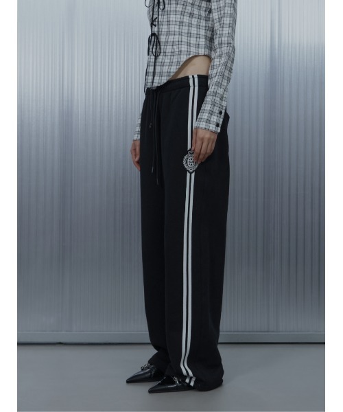 SETUPEXE(セットアップイーエックスイー)の「A'GEM/9 × .kom 『SETUPEXE/セットアップイーエックスイー』 PUNK WAPPEN SWEATPANTS/サイドラインロゴスウェットパンツ(スウェットパンツ・レディース・ブラック/グレー・FREE)」の3枚目の写真