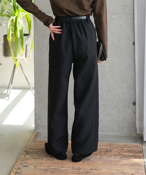 Petitle（プチレ）の「[ セレモニー ] [ 低身長向けサイズ ] 3点セット ペプラムジャケット × ボウタイブラウス × ワイドパンツ（スーツセット・レディース・ネイビー/ブラック・PL/PM/PS）」の3枚目の写真