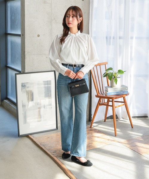 Petitle（プチレ）の「[ セレモニー ] [ 低身長向けサイズ ] 3点セット ペプラムジャケット × ボウタイブラウス × ワイドパンツ（スーツセット・レディース・ネイビー/ブラック・PL/PM/PS）」の5枚目の写真