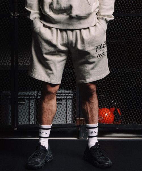 RVCA(ルーカ)の「RVCA メンズ RVCA×EVERLAST SHORTS ショートパンツ 【2025年秋冬モデル】/ルーカエバーラストコラボスウェットショーツ(SET UP・セットアップ対応可能・空港コーデ)(その他パンツ・メンズ・ホワイト系その他/ブラック/ヘザーグレー・SMALL/MEDIUM/X-LARGE/LARGE)」の2枚目の写真