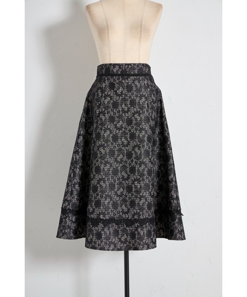 tocco closet(トッコ クローゼット)の「レースボンディングツイードフレアスカート(スカート・レディース・ブラック/グレー・M)」の21枚目の写真