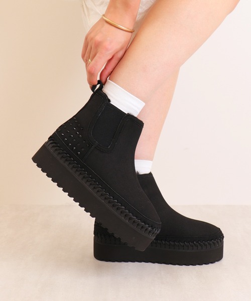 artemis by DIANA（アルテミスバイダイアナ）の「【軽量】厚底フェイクムートンブーツ（ブーツ・レディース・ベージュ/ブラック/グレー・S/M/L/XL）」の2枚目の写真