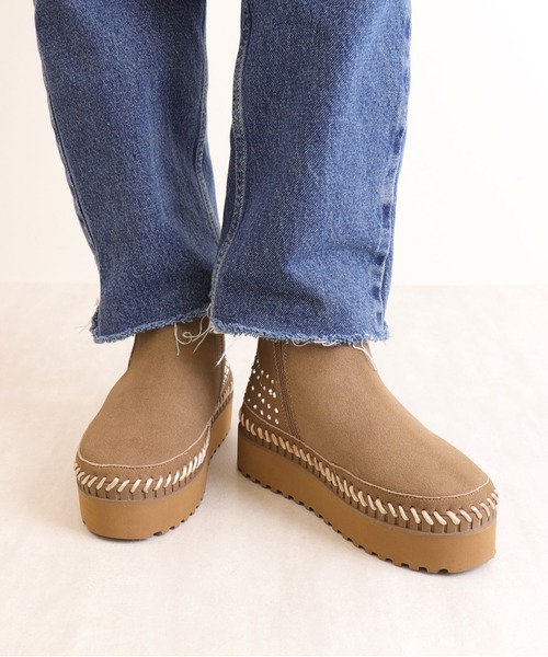 artemis by DIANA（アルテミスバイダイアナ）の「【軽量】厚底フェイクムートンブーツ（ブーツ・レディース・ベージュ/ブラック/グレー・S/M/L/XL）」の16枚目の写真