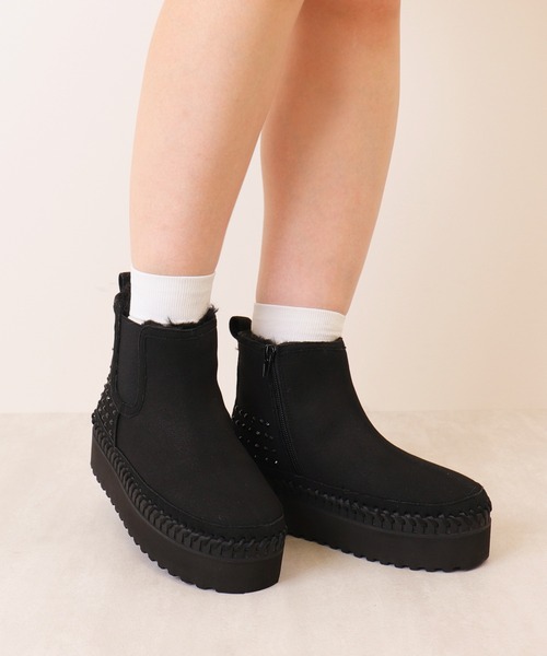 artemis by DIANA（アルテミスバイダイアナ）の「【軽量】厚底フェイクムートンブーツ（ブーツ・レディース・ベージュ/ブラック/グレー・S/M/L/XL）」の8枚目の写真