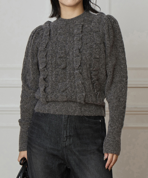 IENA LA BOUCLE(イエナラブークル)の「ALPACA MIXフリルプルオーバー(ニット/セーター・レディース・チャコールグレー/ホワイト・FREE)」の1枚目の写真