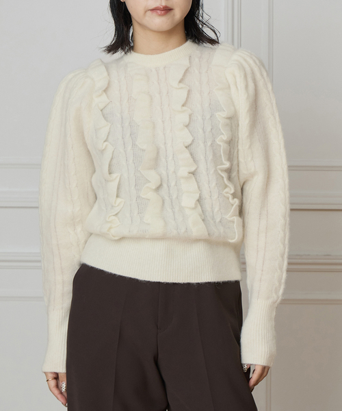 IENA LA BOUCLE(イエナラブークル)の「ALPACA MIXフリルプルオーバー(ニット/セーター・レディース・チャコールグレー/ホワイト・FREE)」の3枚目の写真