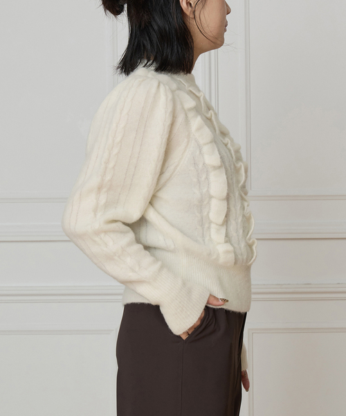 IENA LA BOUCLE(イエナラブークル)の「ALPACA MIXフリルプルオーバー(ニット/セーター・レディース・チャコールグレー/ホワイト・FREE)」の6枚目の写真