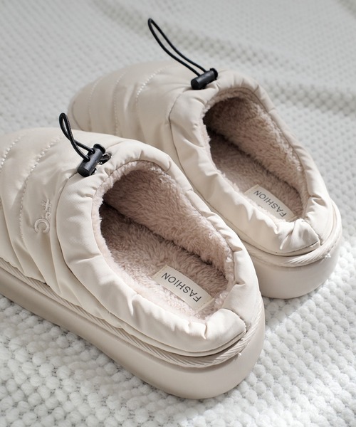 AmiAmi（アミアミ）の「【防寒・軽量】あったかモックシューズ 厚底ファースリッパ サボ/冬用サンダル/ペディンシューズ（その他シューズ・レディース・ピンク/ベージュ/アイボリー/ブラック・40-41/38-39/36-37）」の20枚目の写真