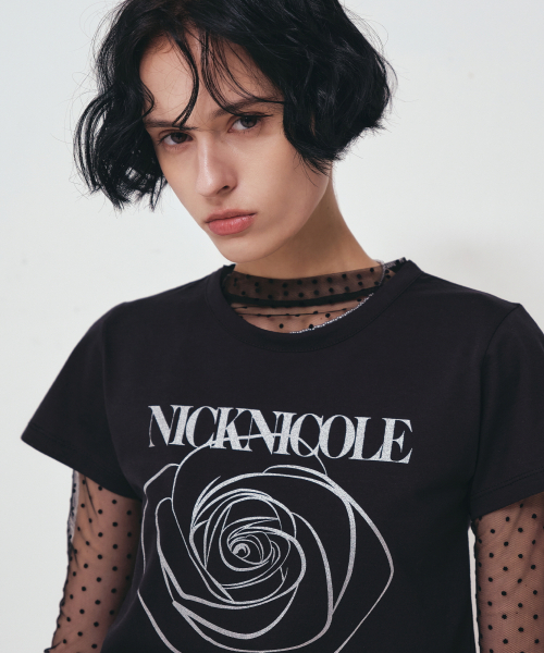 NICK&NICOLE(ニックアンドニコール)の「ROSE SIGNATURE CROP TOP_BLACK SILVER(Tシャツ/カットソー・レディース・その他・FREE)」の2枚目の写真
