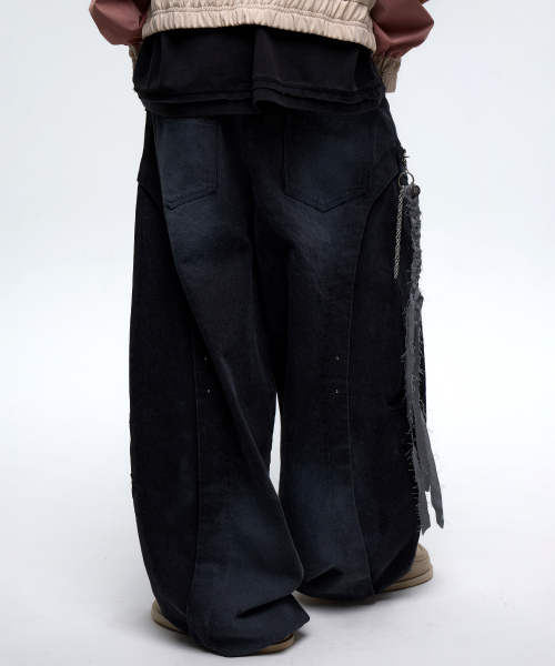 RSSC(アールエスエスシー)の「CURVED INCISION BALLOON DENIM PANTS - BLACK(デニムパンツ・レディース・その他・1/2)」の3枚目の写真