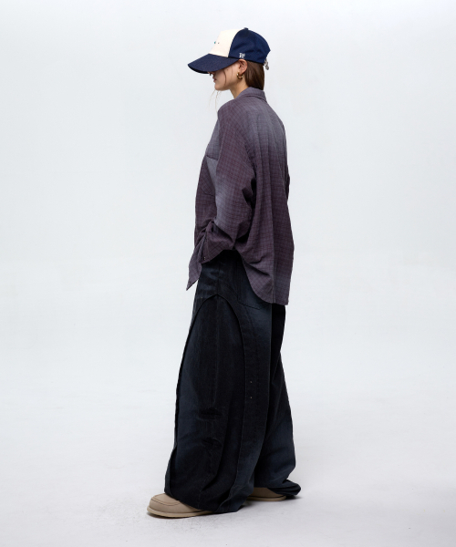 RSSC(アールエスエスシー)の「CURVED INCISION BALLOON DENIM PANTS - BLACK(デニムパンツ・レディース・その他・1/2)」の6枚目の写真