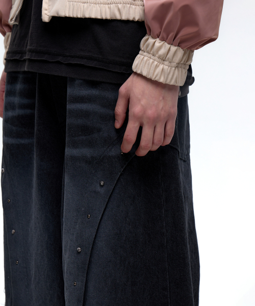 RSSC(アールエスエスシー)の「CURVED INCISION BALLOON DENIM PANTS - BLACK(デニムパンツ・レディース・その他・1/2)」の7枚目の写真