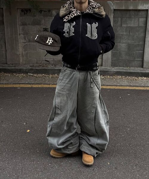 RSSC(アールエスエスシー)の「CURVED INCISION BALLOON DENIM PANTS - BLACK(デニムパンツ・レディース・その他・1/2)」の9枚目の写真
