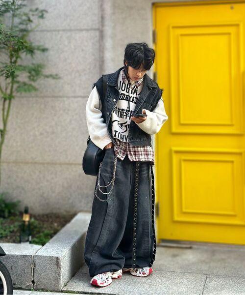 RSSC(アールエスエスシー)の「CURVED INCISION BALLOON DENIM PANTS - BLACK(デニムパンツ・レディース・その他・1/2)」の16枚目の写真