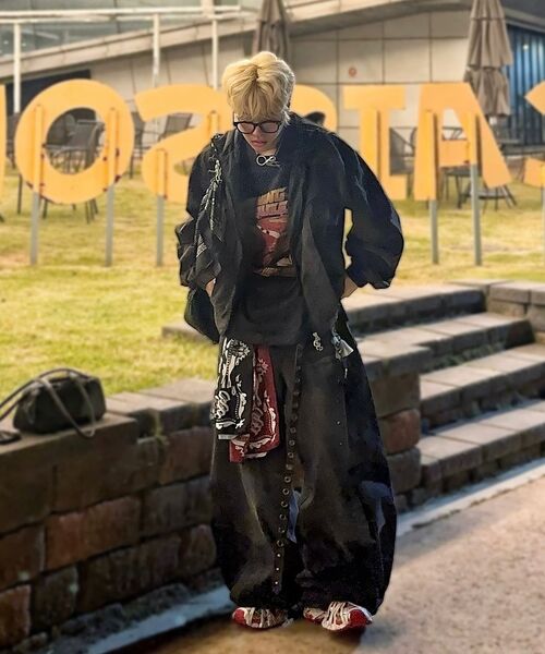 RSSC(アールエスエスシー)の「CURVED INCISION BALLOON DENIM PANTS - BLACK(デニムパンツ・レディース・その他・1/2)」の18枚目の写真