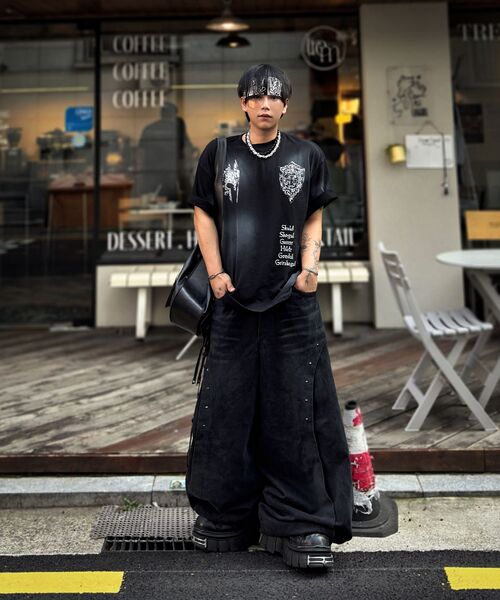 RSSC(アールエスエスシー)の「CURVED INCISION BALLOON DENIM PANTS - BLACK(デニムパンツ・レディース・その他・1/2)」の20枚目の写真