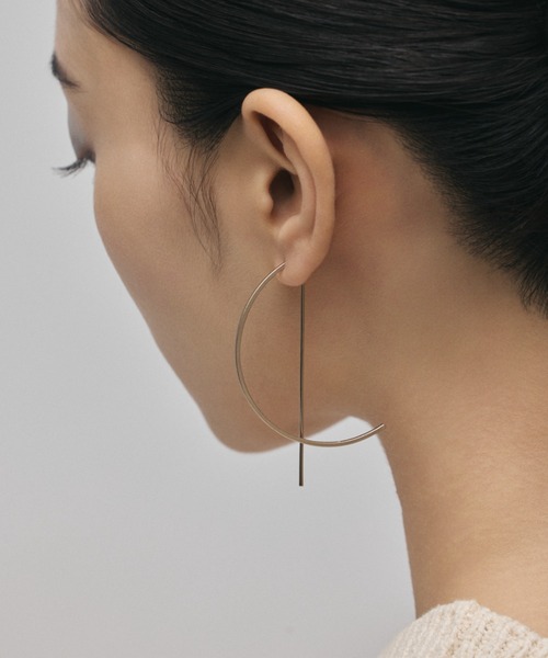 ciite' surgical stainless(シーテサージカルステンレス)の「【 金属アレルギー対応 】 ハーフサークルピアス サージカルステンレス(ピアス(両耳用)・レディース・ゴールド/シルバー・FREE)」の4枚目の写真