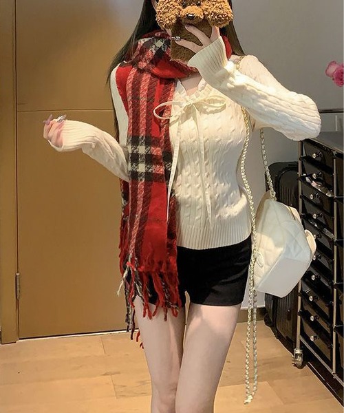 MAISON DE THERESE(メゾン ド テレーズ)の「Vネック ケーブル インナー リボン(ニット/セーター・レディース・アイボリー/レッド/ネイビー・FREE)」の6枚目の写真