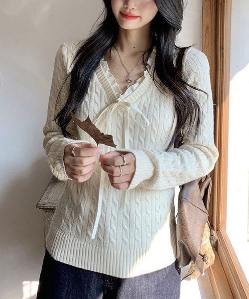 MAISON DE THERESE(メゾン ド テレーズ)の「Vネック ケーブル インナー リボン(ニット/セーター・レディース・アイボリー/レッド/ネイビー・FREE)」の8枚目の写真