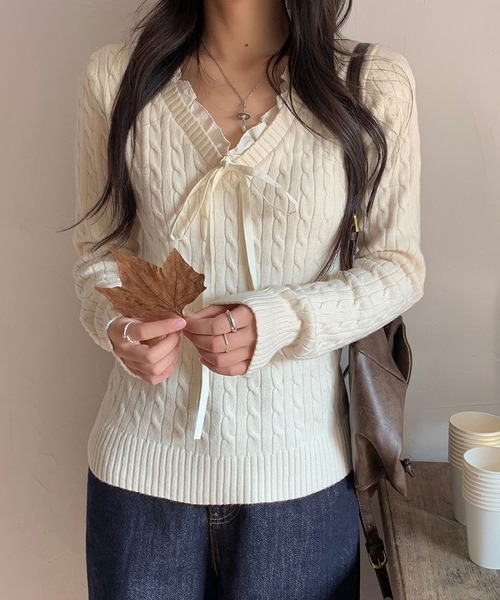 MAISON DE THERESE(メゾン ド テレーズ)の「Vネック ケーブル インナー リボン(ニット/セーター・レディース・アイボリー/レッド/ネイビー・FREE)」の21枚目の写真