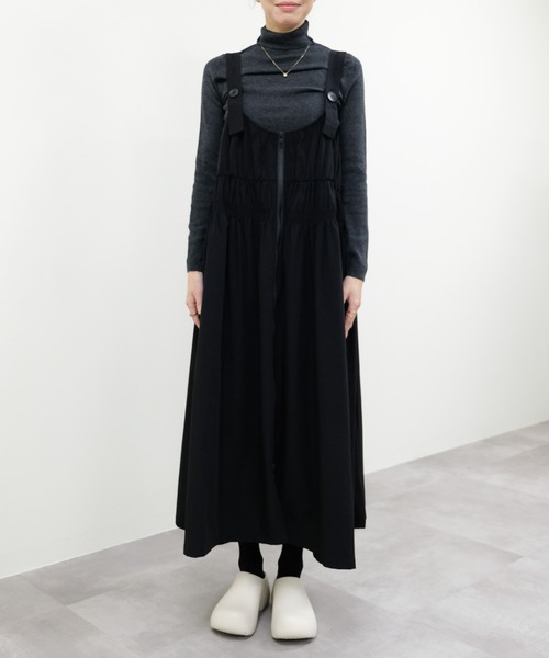 DOLLUPOOPS（ドールアップウップス）の「ギャザーフロントジップジャンパースカート（ジャンパースカート・レディース・ブラック/ライトベージュ・FREE）」の5枚目の写真