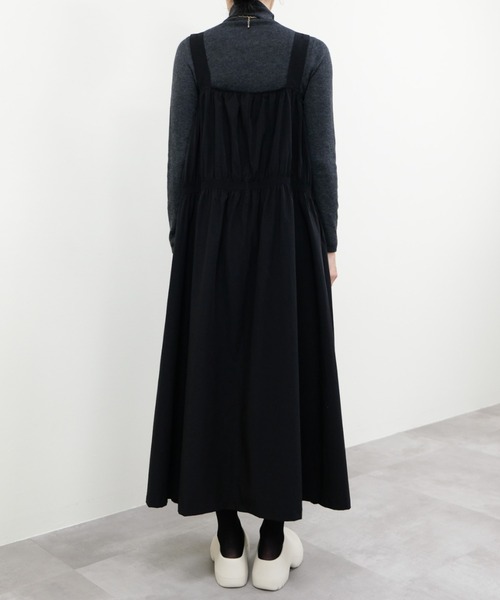 DOLLUPOOPS（ドールアップウップス）の「ギャザーフロントジップジャンパースカート（ジャンパースカート・レディース・ブラック/ライトベージュ・FREE）」の3枚目の写真